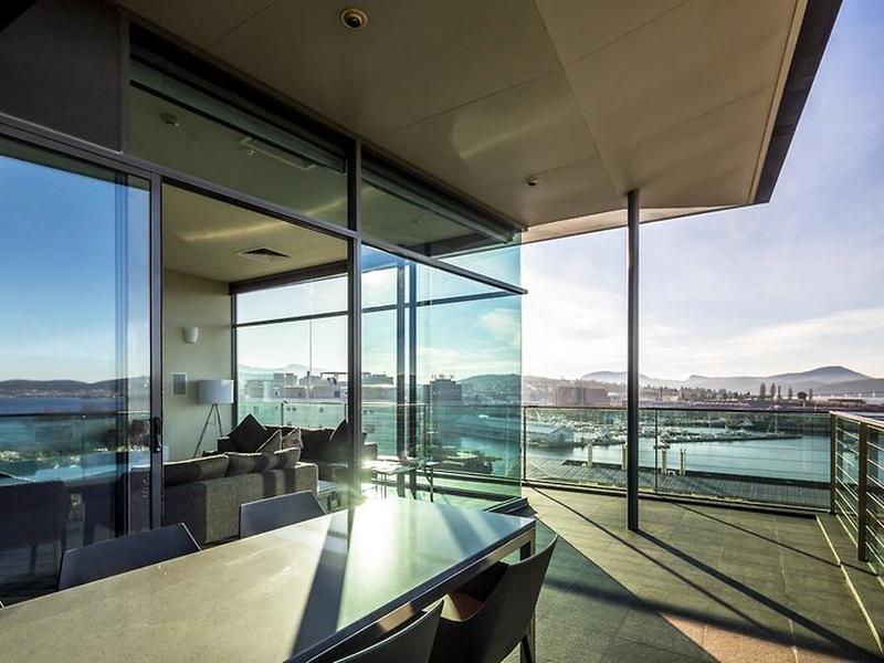 16E6F0C6CCC398DFE389D5E4BA223DB1