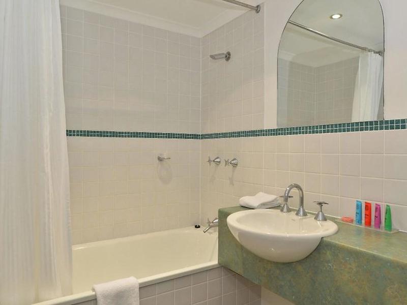 AAE8E41DAA26294084BF4B8767300F8B