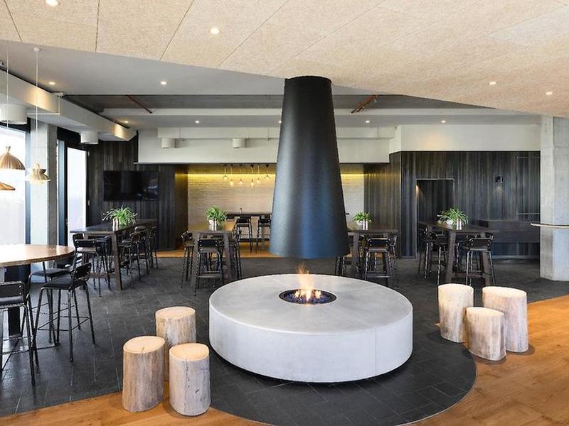 D4F4A3B31F947F5CF7A624FFFCDE2F18