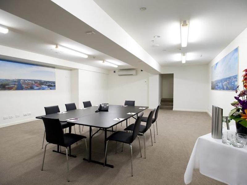 AB284133B190B3E80F1E844E3264D8DA