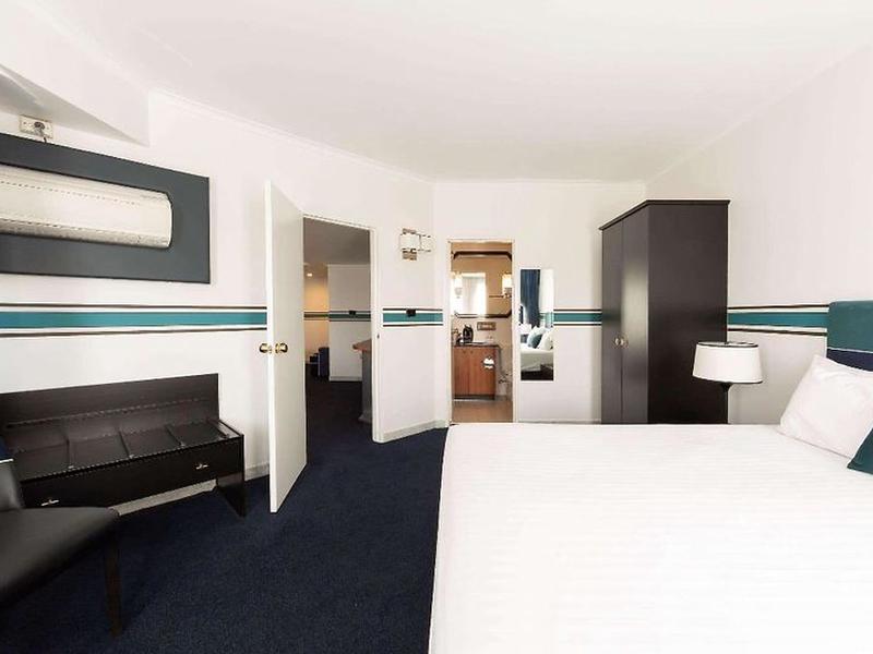 56DDF526A9DB2FF7348A441DE3F78E44