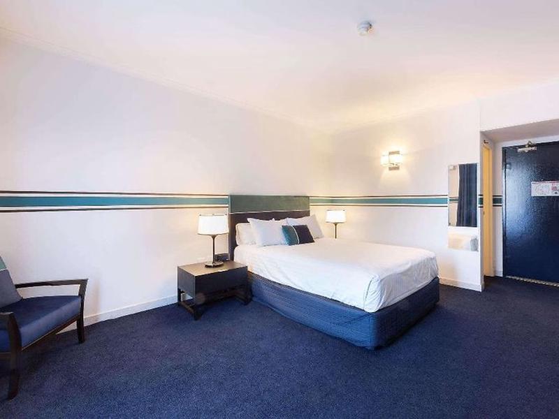 C5B4B477B1C4EEB63EBA7B9354A2A7B7