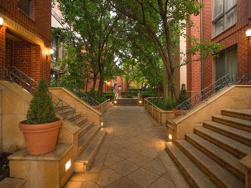 11798791F5B895D7D586D86C8B38E3F2