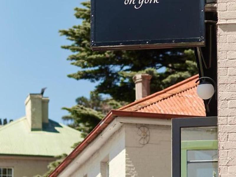 2D7A999E128126A254CD32A0207D4F35