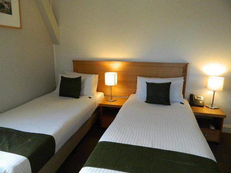 EF76A732E96D95D4AC7E708EFE2F5ACF