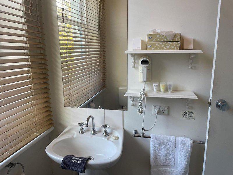 9B22EDAD4DBF3225F85C5C207DCB7307