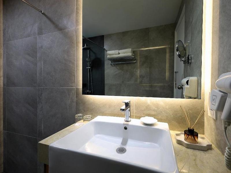 094BF15F145435DE05B49C9E2A786571