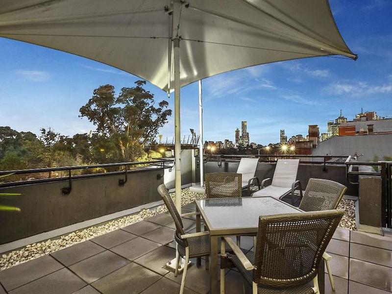 DC0D00B2538B8C5C974DEF8D4FD44203