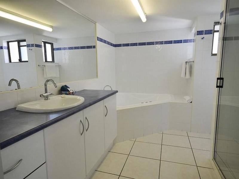 93FF12EBFD8627869A7F0B902A17A121