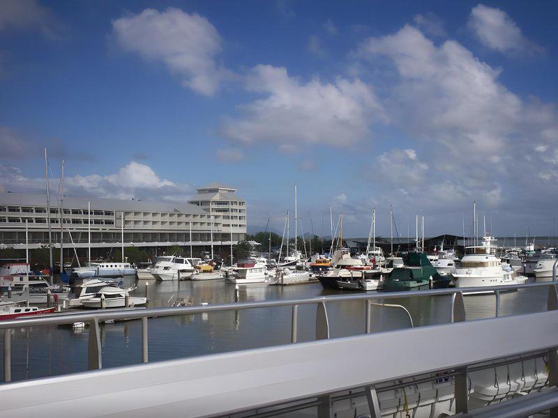 CDEC372BCFDEBFC161D80ADEBA4B546E