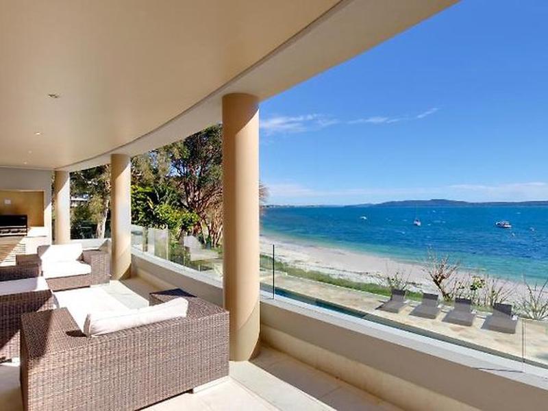 94F44EA227EDF5C1F400E4C3F56DBEBD