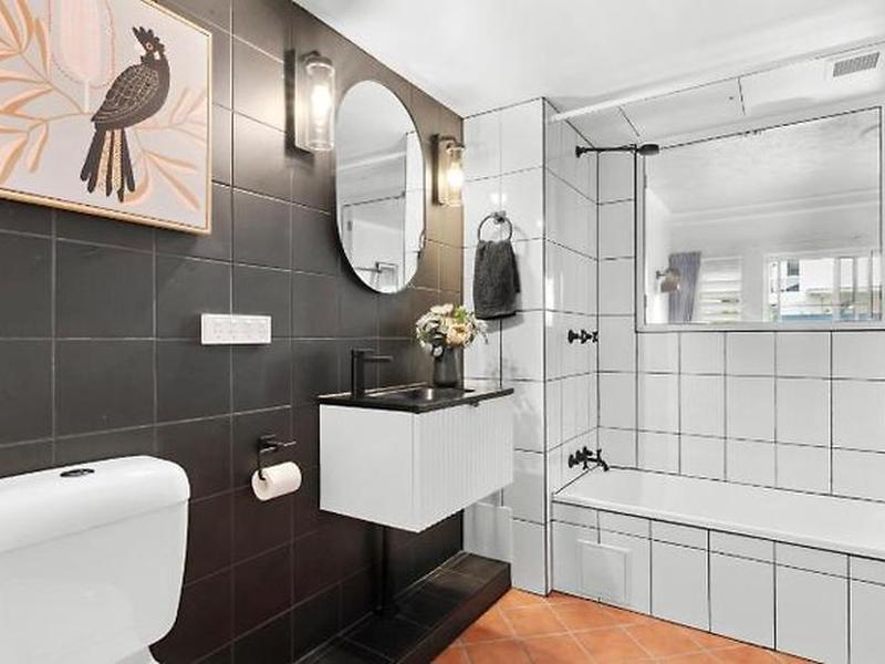 E17737B51A648A85A1CF3F42175E3DFD