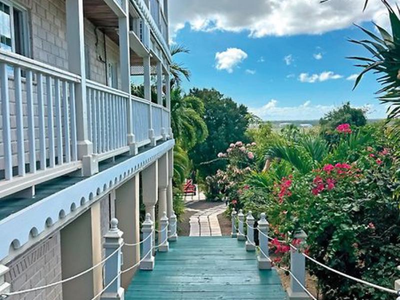 2C3693856F8EF4D7840ACA95B350D87E