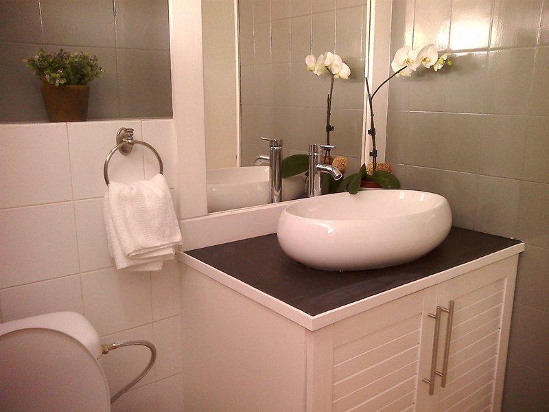 B3E700906F6D16E187B8A43F340B1006