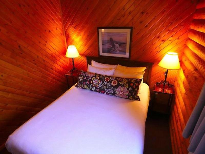 2AACD02E85F53824992D5E29148B64AB