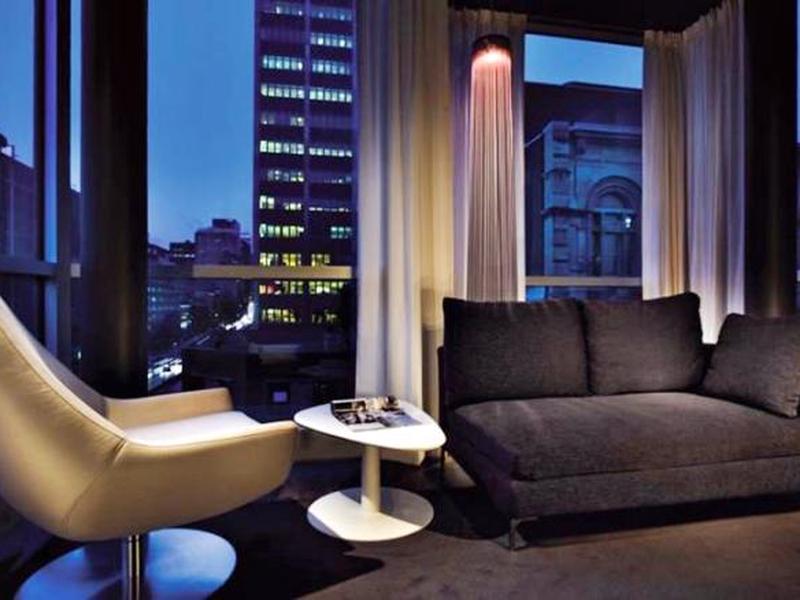 61156B55D9D74459CD32330F21A37019