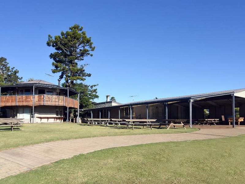 FDB36B06B9E4E71AC12B0AF26484F31F