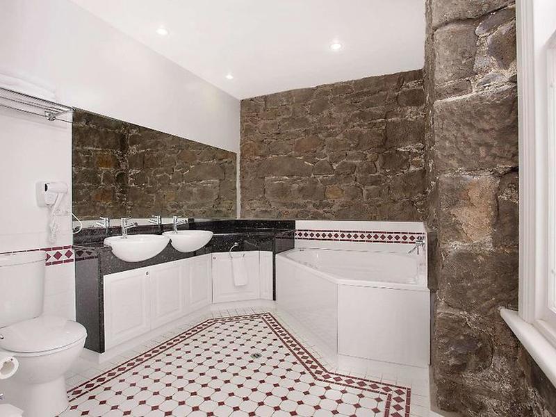 EF2657987CAF826B4E2B964A1458393A