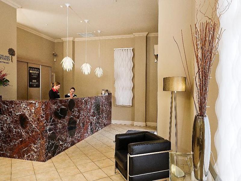 9118748F416F588EC2E3BFF00AB45047