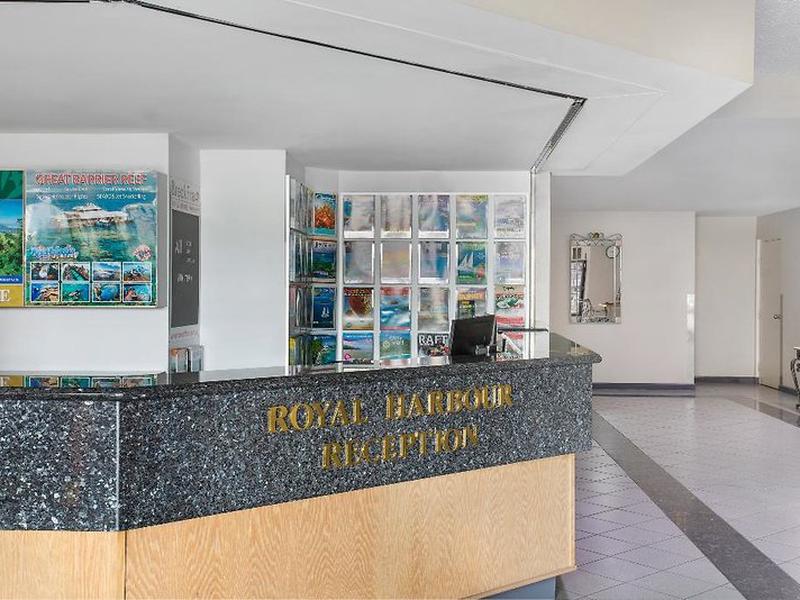 C206EE206DF88C7B5F3CD2D179179136