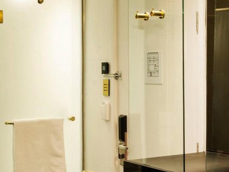 24FFB6DE64F9A8A0930E764ED0F04180