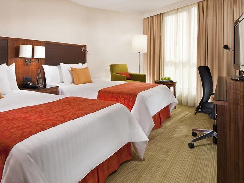 701889C8FDF1984409325C889257BC76