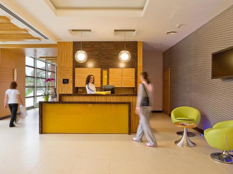 18C4B501B927136B0E37E592FA709607