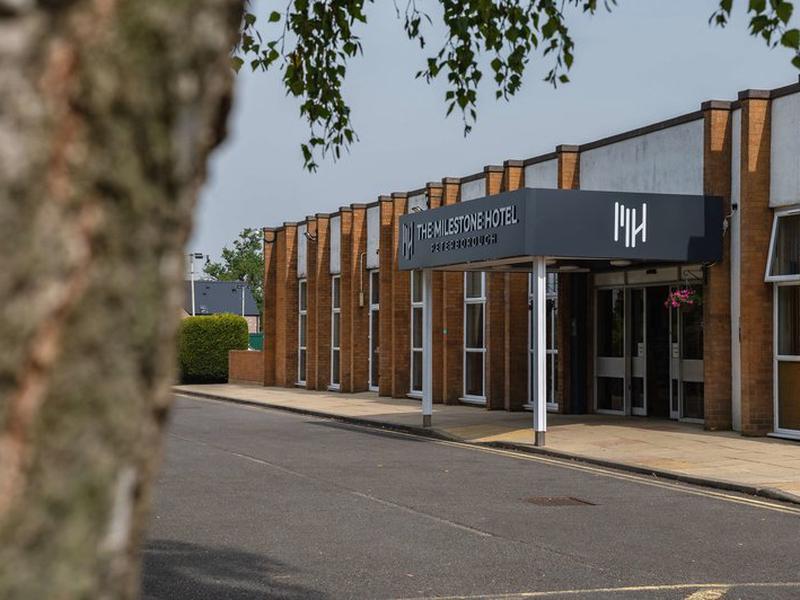 Milestone Peterborough Hotel A1M, Sure Hotel Collection