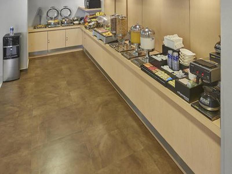 11FF337B4A0AD298A7300248F84DAA5B