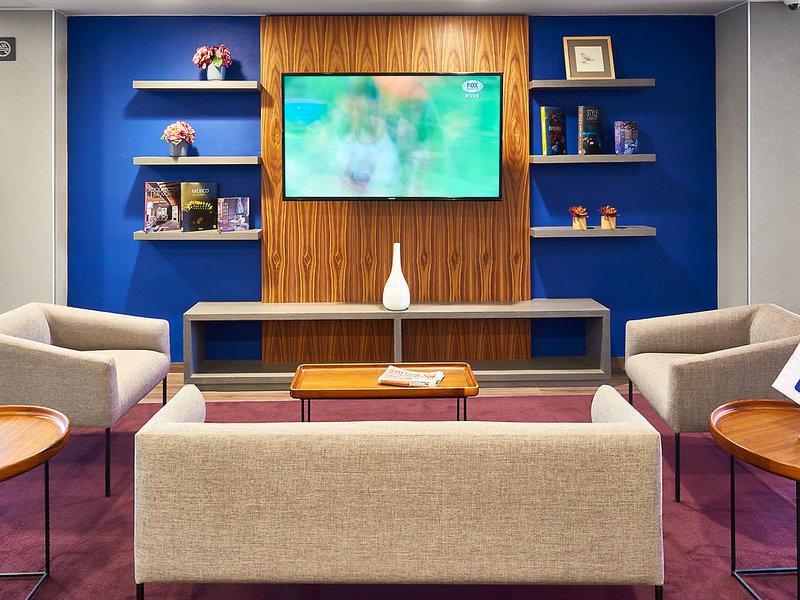 40D2A8605AD827CC08BAFD83512E7470