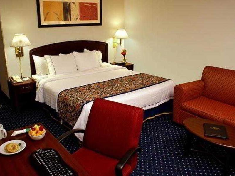 0134C37F1D05D80B13A79F4A199DEBAF