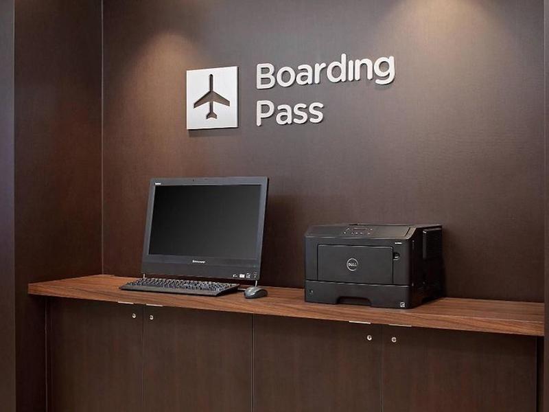 72B421B2998FF6D293B8B19A49D4E236