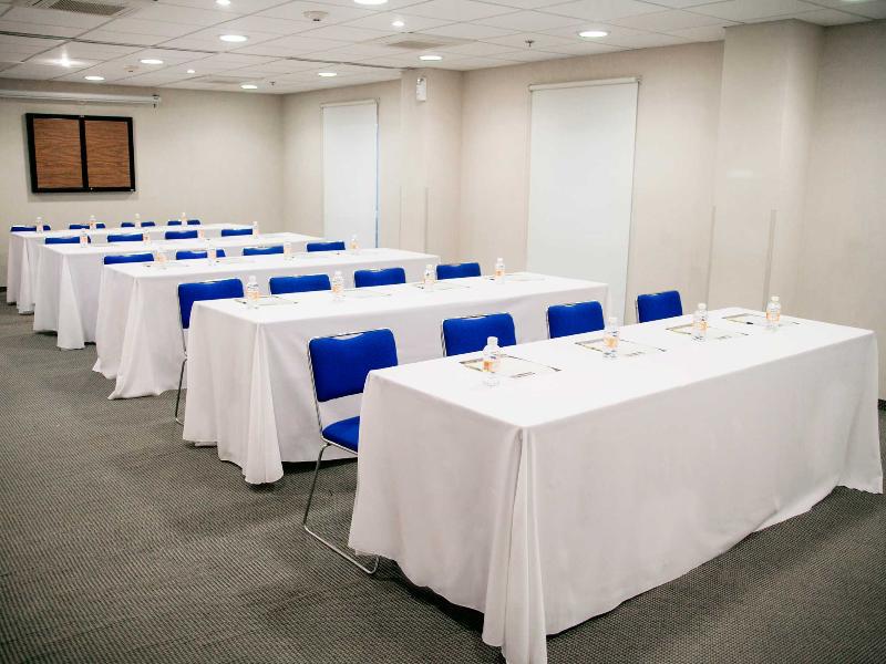 3F4081C90163A76D94AD28DD739D4FBF