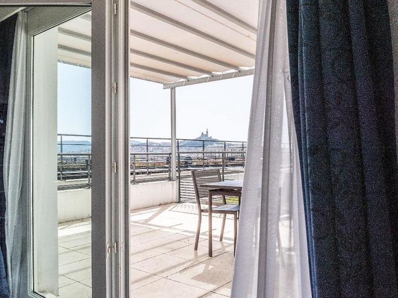 EC17905BD4B0CBF9D5FE1D58EC61679E