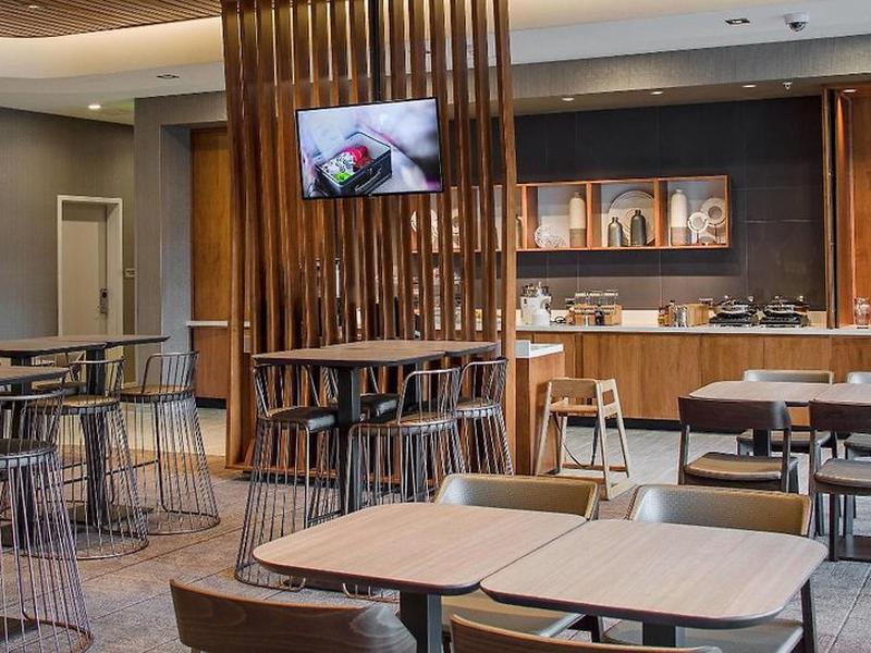 F02BD072E46A894C6D884277BF5A3D52