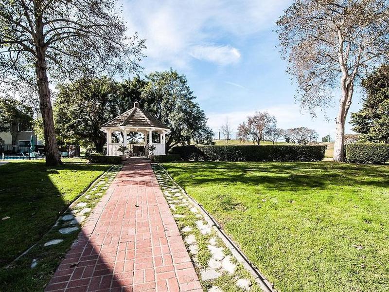 0D5FCCD4E2286E362D1227CEB05673CA