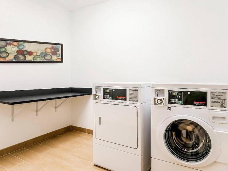 63B69181D003A2F2F0279063DD05D826