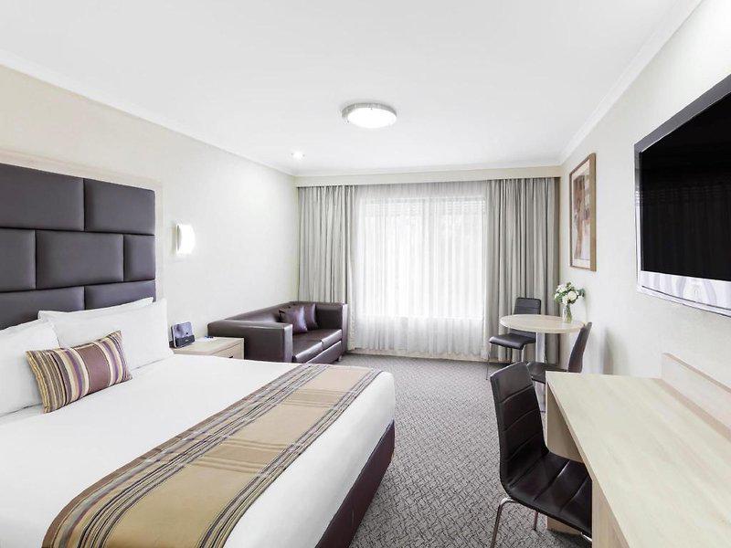 51FC0862F81734F5026BE2B48B713A2C