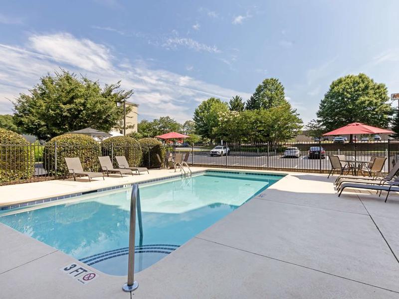 64317E3AE95ED71566AECA121F778E4D