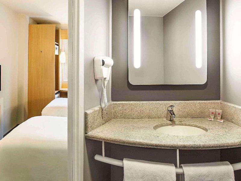 150928BE53AA82063F5D420D5F89546D