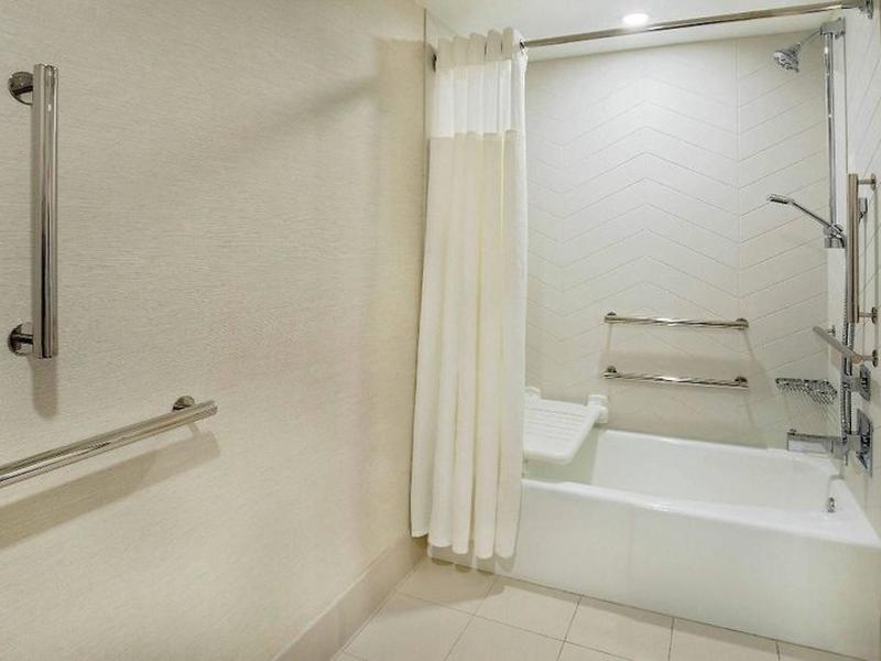 687F0DD456A284D36F39BF3333D1B489