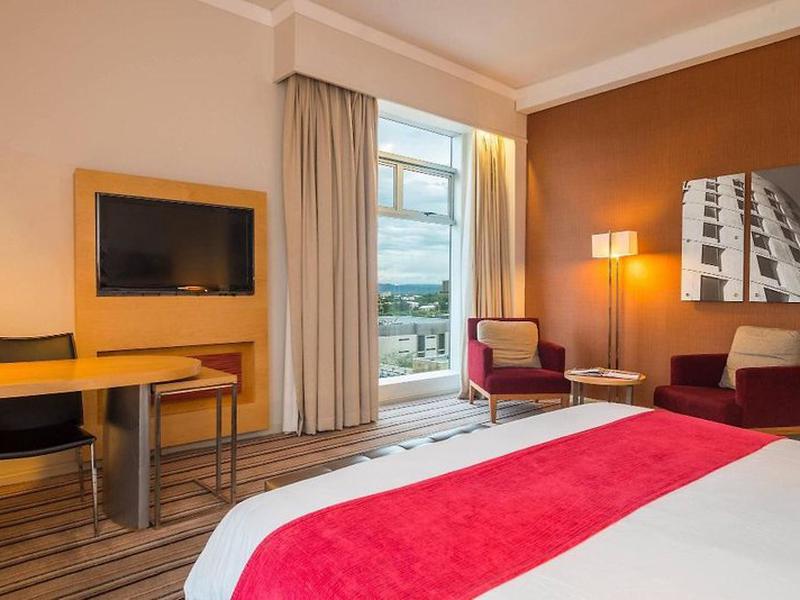 6180D1F6DD100A030AAA70B7D9AFE932