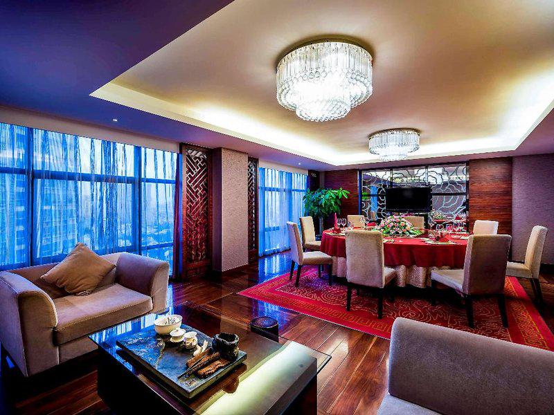 D57693ABB216BA67509D1D9B93BDE22E