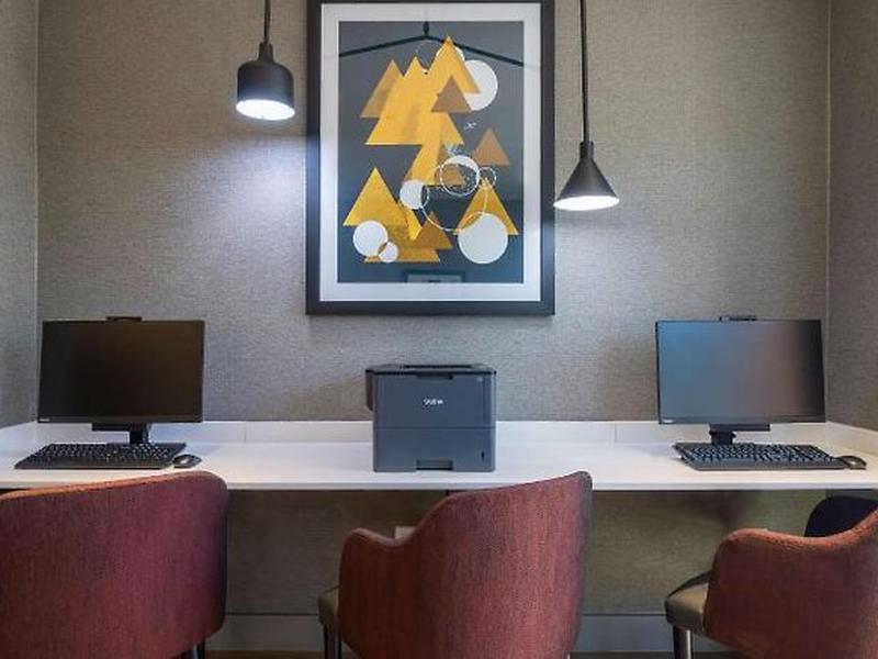 897019B67BF40E21DB4BB0B19A635E5C