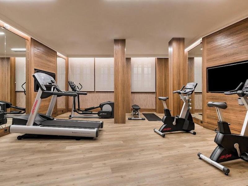 65E9F9E44F8259588C7B39CD5A02948D