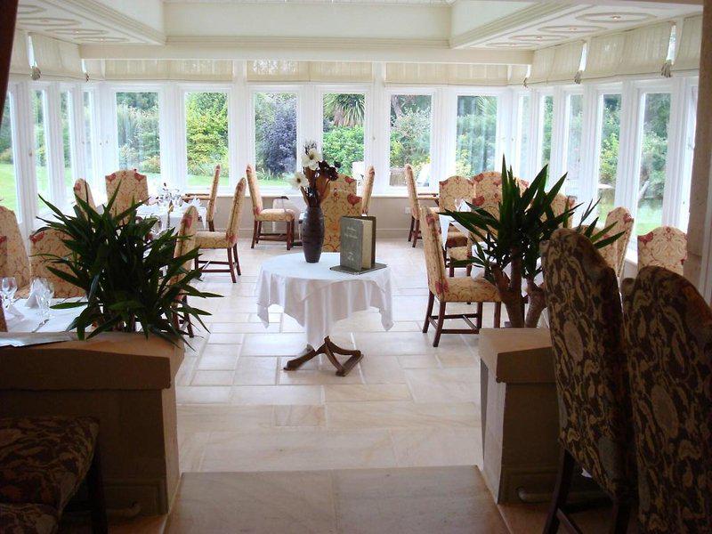 551980A695C8081F54E2CCB2DCB486C9