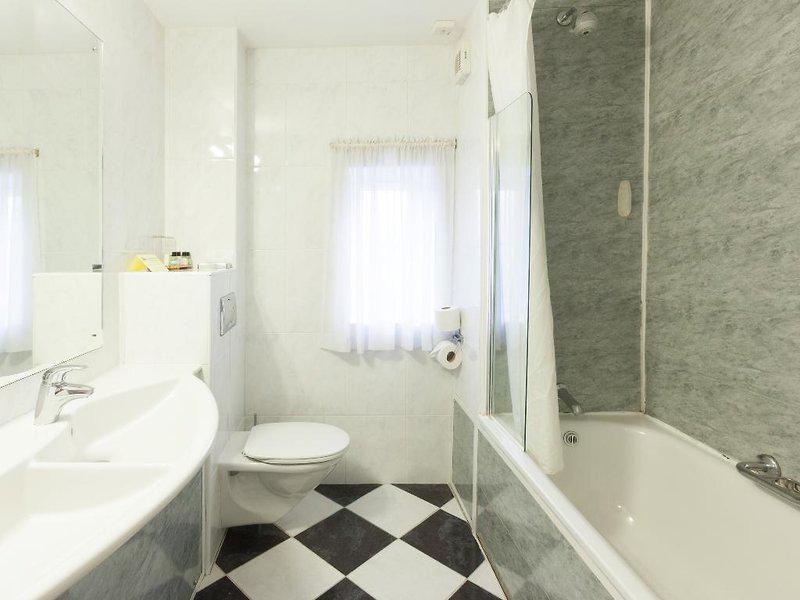 F38F884C759C1327F5DEB907390E8DA3