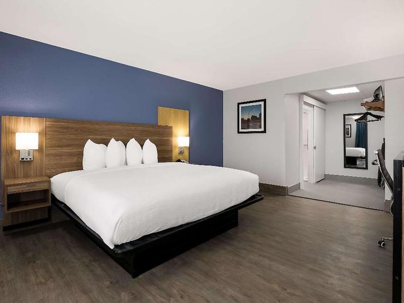 E3981B70388D48633E8913D06BB33FEB