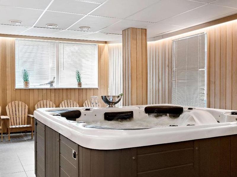 EA04BADACAB5ACD6E19AA8478156DC09