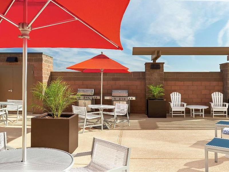 55221AD3E6DE904A0253BDF62A60B618